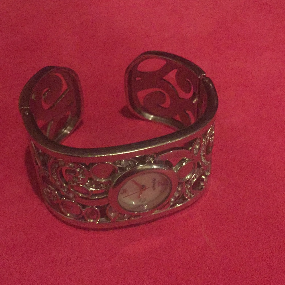 Watch - Picture 3 of 4